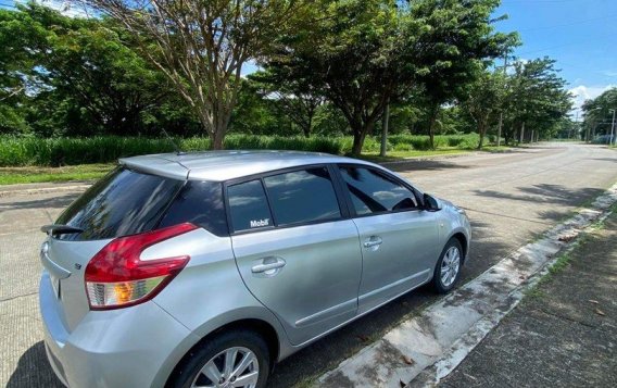 Selling White Toyota Yaris 2017 in Calamba-5