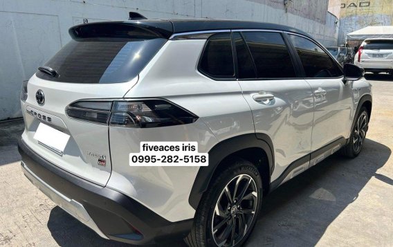Sell White 2022 Toyota Corolla Cross in Mandaue-4
