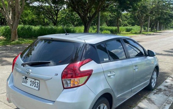 Selling White Toyota Yaris 2017 in Calamba-3