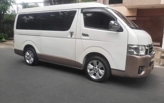Selling White Toyota Hiace Super Grandia 2015 in Quezon City-1