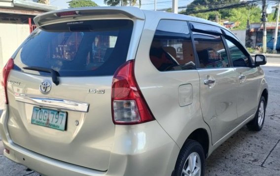 White Toyota Avanza 1999 for sale in Quezon City-4