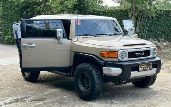 White Toyota Fj Cruiser 2016 for sale in Automatic-1