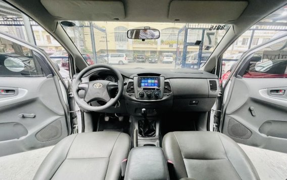 Silver Toyota Innova 2014 for sale in Manual-5