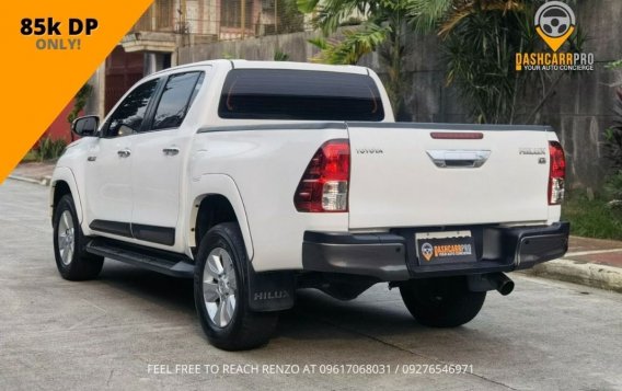 White Toyota Hilux 2017 for sale in Manila-7