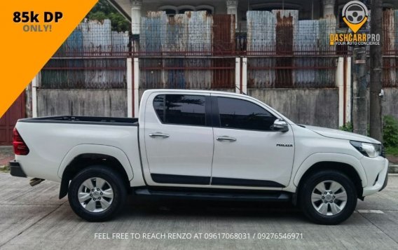 White Toyota Hilux 2017 for sale in Manila-6