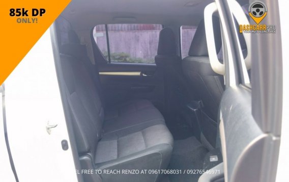 White Toyota Hilux 2017 for sale in Manila-2