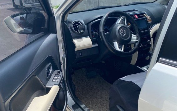 White Toyota Rush 2019 for sale in Automatic-8