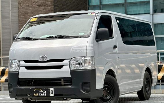 2022 Toyota Hiace  Commuter 3.0 M/T in Makati, Metro Manila-2