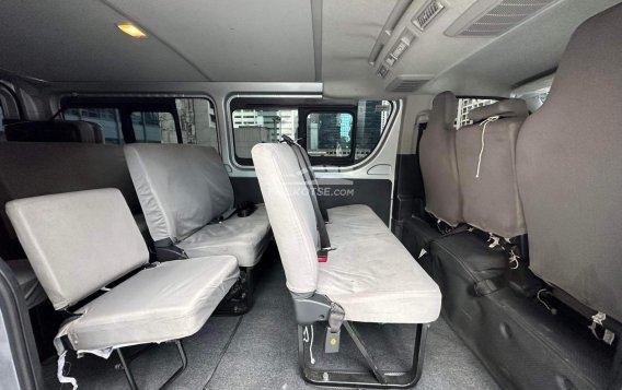 2022 Toyota Hiace in Makati, Metro Manila-23