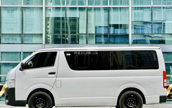 2022 Toyota Hiace  Commuter 3.0 M/T in Makati, Metro Manila-12