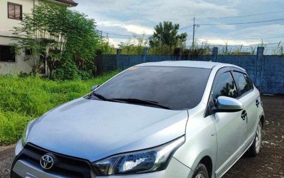 Sell White 2017 Toyota Yaris in Plaridel-2