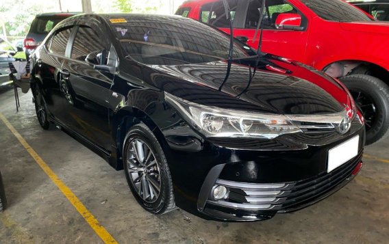 Selling White Toyota Altis 2018 in Pasig-3