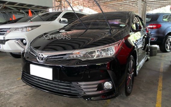 Selling White Toyota Altis 2018 in Pasig