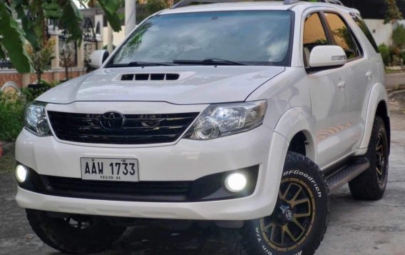 White Toyota Fortuner 2014 for sale in Manila-1