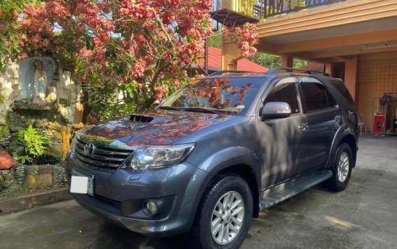 Sell White 2013 Toyota Fortuner in Manila-3
