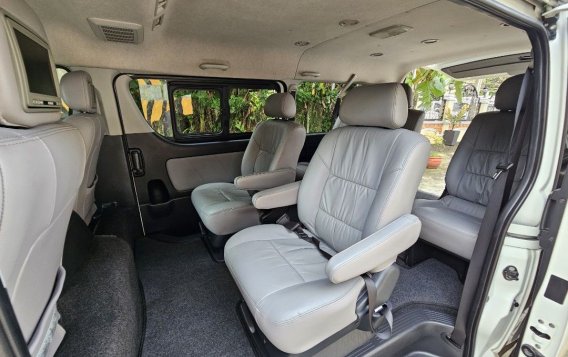 Sell Pearl White 2018 Toyota Hiace Super Grandia in Caloocan-5