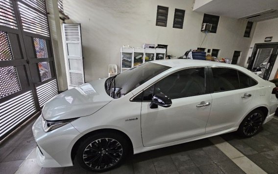 Selling White Toyota Corolla altis 2023 in Manila-2
