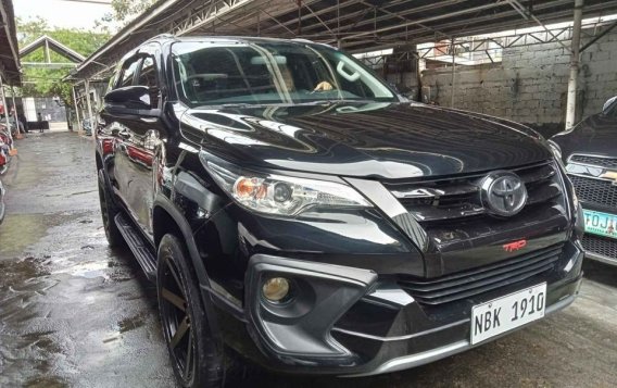 Selling White Toyota Fortuner 2019 in Pasay-6