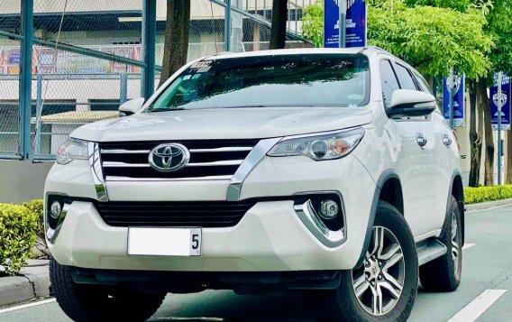 Selling White Toyota Fortuner 2016 in Makati-4