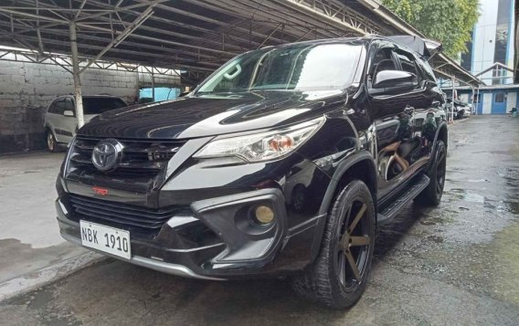 Selling White Toyota Fortuner 2019 in Pasay-3