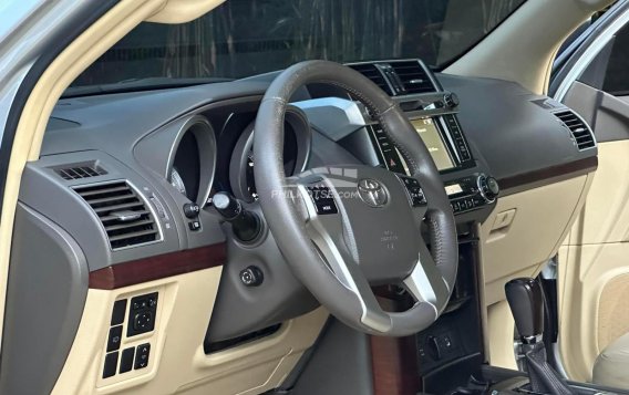 2015 Toyota Land Cruiser Prado 4.0 4x4 AT (Gasoline) in Manila, Metro Manila-10