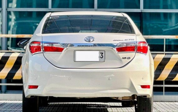White Toyota Corolla altis 2014 for sale in Automatic-3
