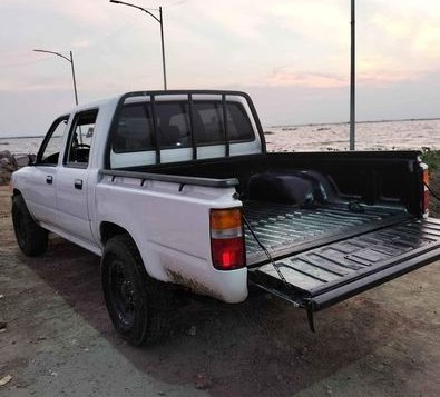 White Toyota Hilux 2021 for sale in Manual-1