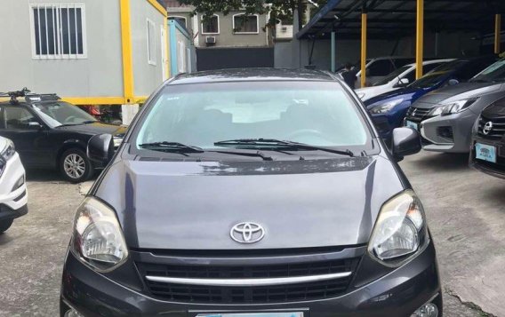 Selling White Toyota Wigo 2016 in Quezon City-2