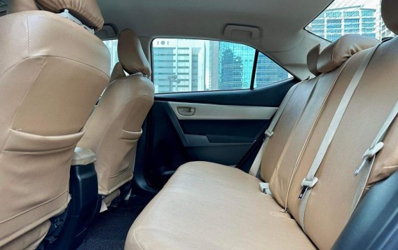 White Toyota Corolla altis 2016 for sale in Makati-4