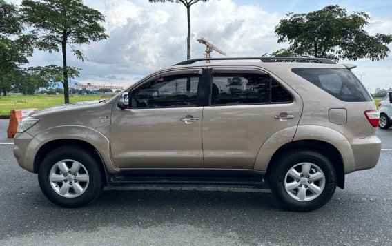 White Toyota Fortuner 2010 for sale in Automatic-3