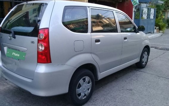 Silver Toyota Avanza 2010 for sale in Parañaque-6