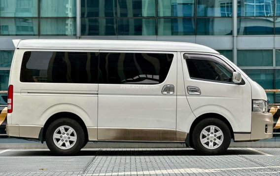 2011 Toyota Hiace Super Grandia Leather 2.8 AT in Makati, Metro Manila-4