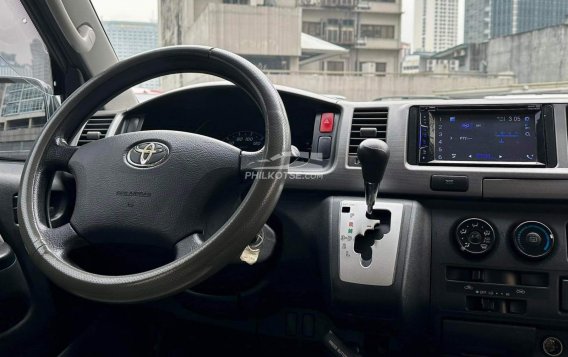 2011 Toyota Hiace Super Grandia Leather 2.8 AT in Makati, Metro Manila-14