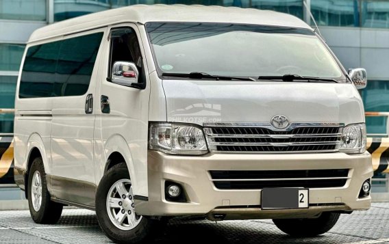 2011 Toyota Hiace Super Grandia in Makati, Metro Manila