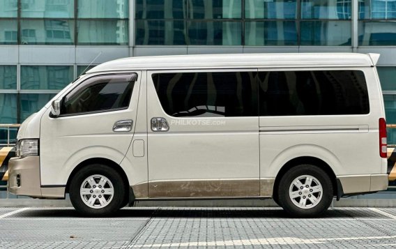 2011 Toyota Hiace Super Grandia in Makati, Metro Manila-3