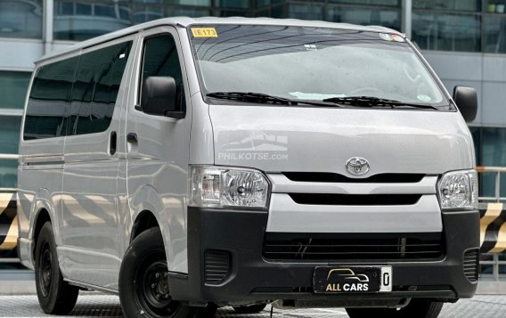2022 Toyota Hiace in Makati, Metro Manila-2
