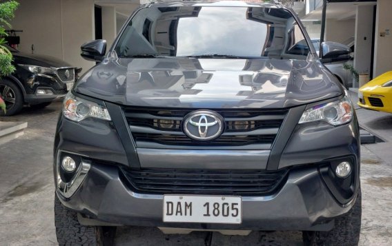 Selling White Toyota Fortuner 2019 in Quezon City-5