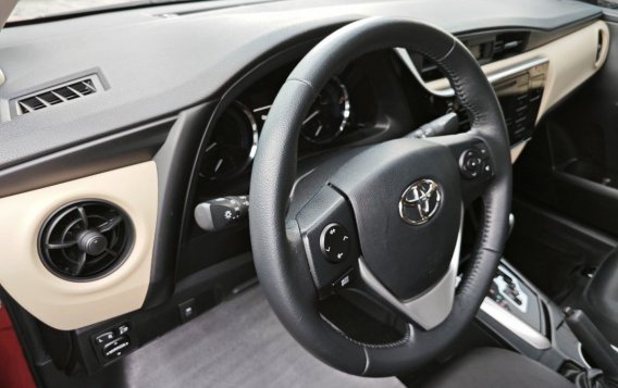 Selling White Toyota Corolla altis 2018 in Muntinlupa-9