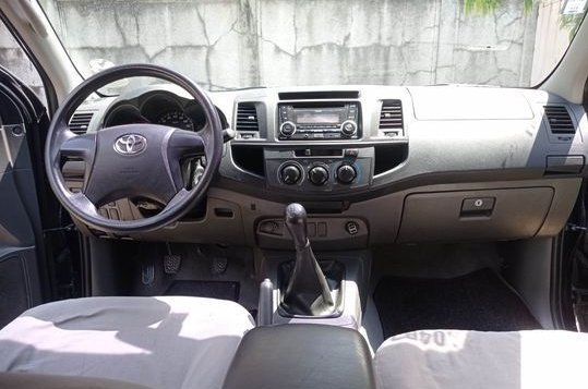 White Toyota Hilux 2012 for sale in Manual-6