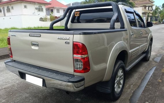 Sell White 2015 Toyota Hilux in San Fernando-5