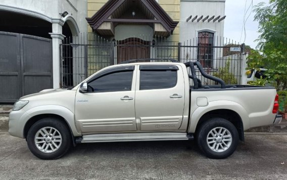 Sell White 2015 Toyota Hilux in San Fernando-4