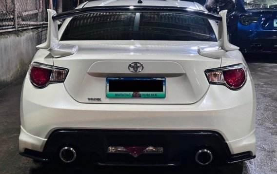Sell Pearl White 2013 Toyota 86 in Manila-4
