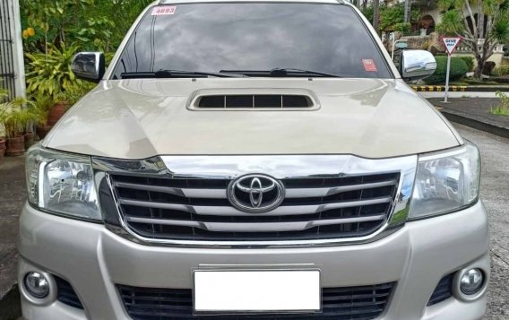 Sell White 2015 Toyota Hilux in San Fernando-2