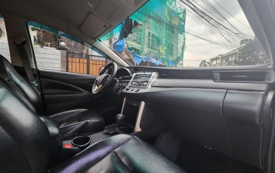 2019 Toyota Innova  2.8 E Diesel AT in Manila, Metro Manila-5