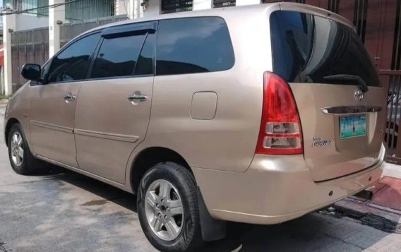 Selling White Toyota Innova 2006 in Quezon City-2