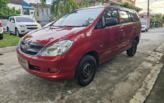 Sell White 2008 Toyota Innova in Bacoor-1