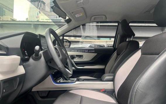 2022 Toyota Veloz in Makati, Metro Manila-15