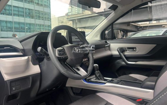 2022 Toyota Veloz in Makati, Metro Manila-14