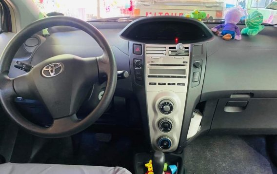 White Toyota Yaris 2008 for sale in Automatic-8