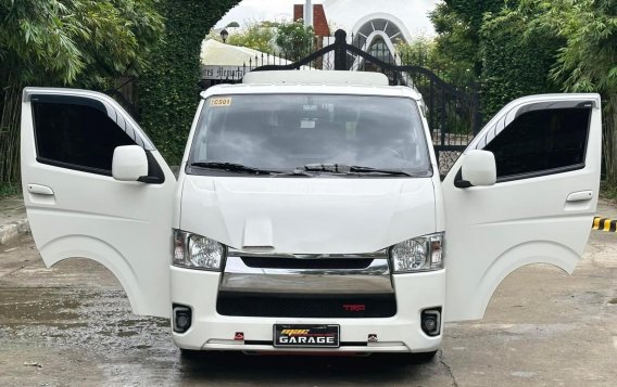 2019 Toyota Hiace  Commuter 3.0 M/T in Manila, Metro Manila-18